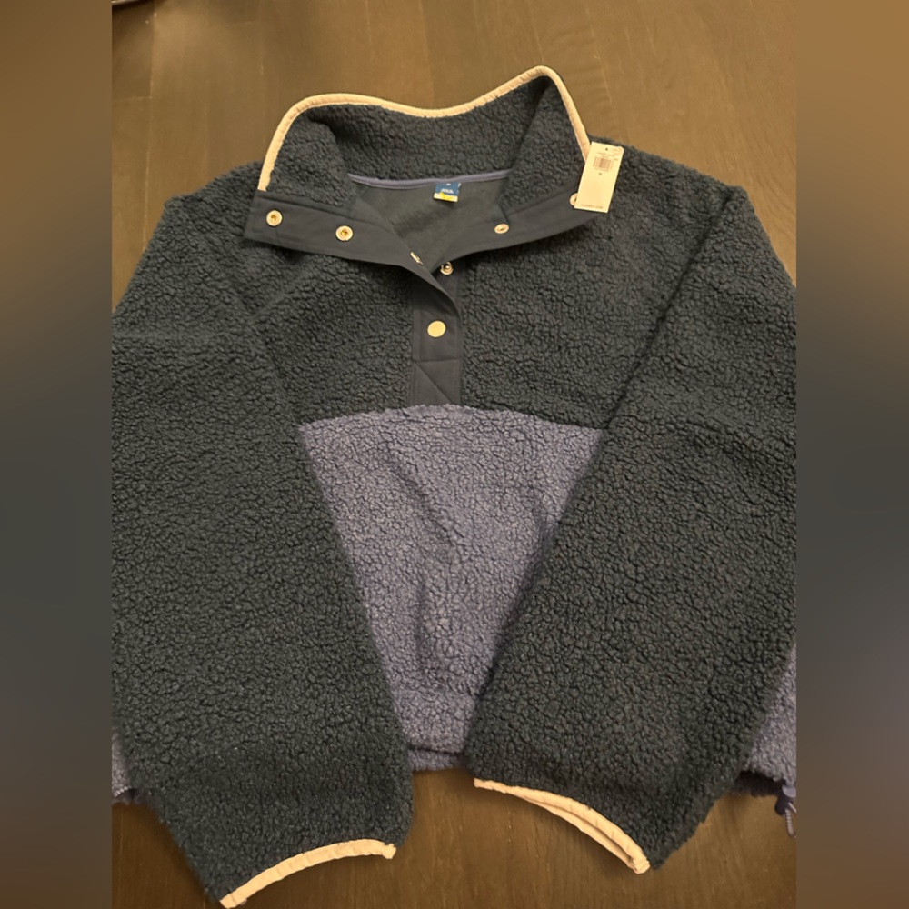 BRAND NEW WITH TAGS old navy pullover